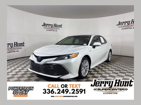 Used 2020 Toyota Camry XLE FWD image 1