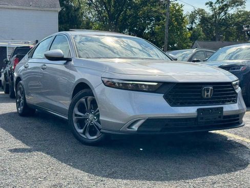 Used 2023 Honda Accord EX image 5