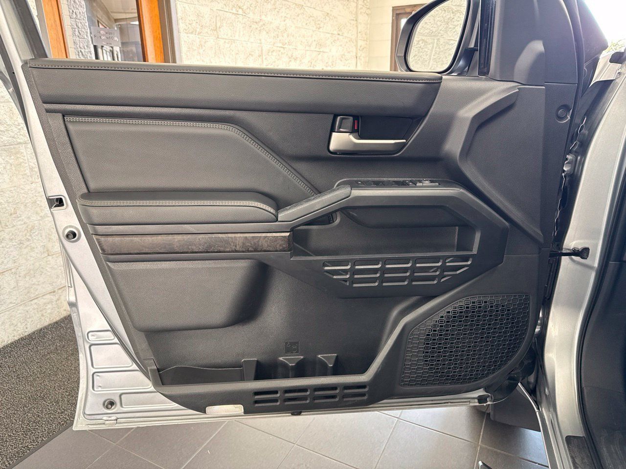 Certified 2025 Toyota Tacoma Limited AWD/4WD image 41