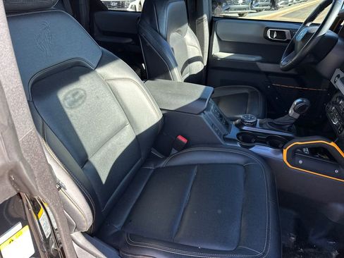 Used 2023 Ford Bronco Badlands w/ Sasquatch Package image 13
