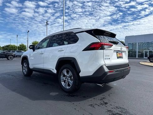 Used 2025 Toyota RAV4 XLE AWD/4WD image 5