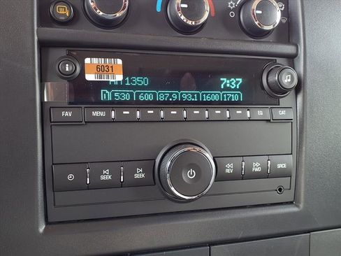 Used 2025 Chevrolet Express 3500 w/ Driver Convenience Package image 18