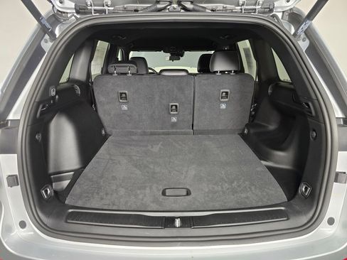 New 2025 Jeep Grand Cherokee Altitude image 15