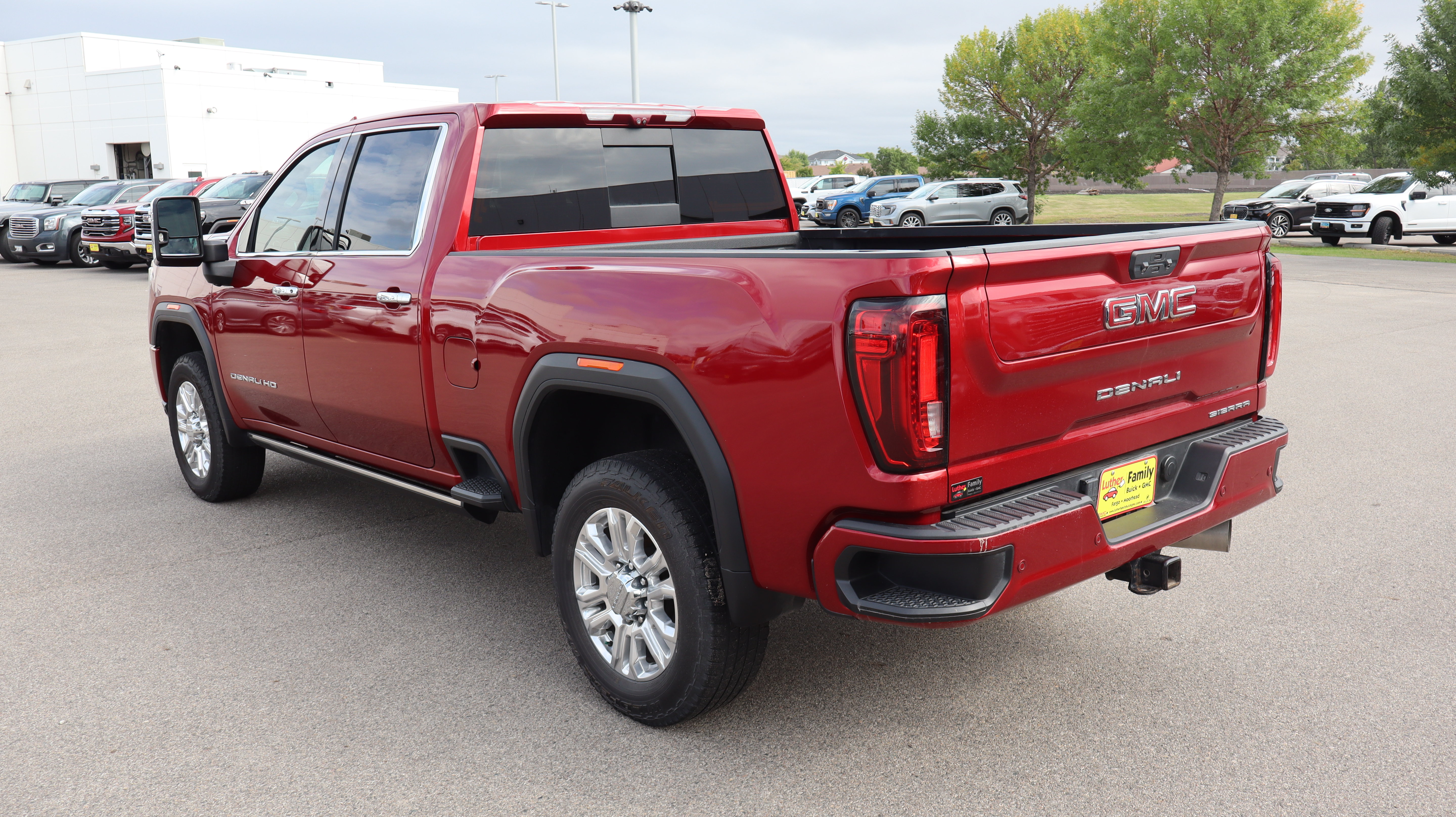 Certified 2023 GMC Sierra 2500 Denali w/ Denali Ultimate Package AWD/4WD image 5