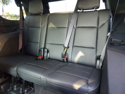 Used 2023 Cadillac Escalade Luxury image 13