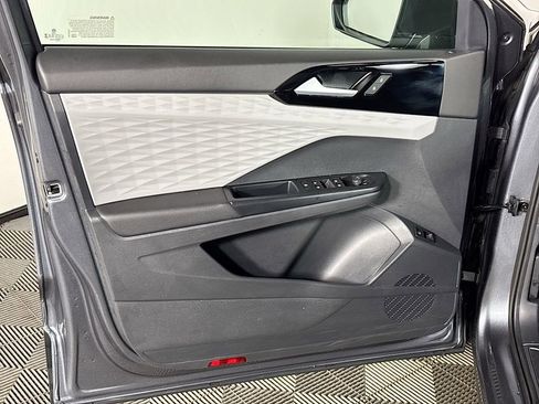 Used 2023 Volkswagen Taos S image 11