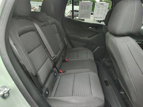 Used 2025 Chevrolet Equinox LT w/ Safety and Technology Package AWD/4WD image 18