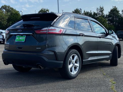 Used 2020 Ford Edge SE FWD image 3