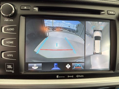 Used 2018 Toyota Highlander Limited Platinum image 25