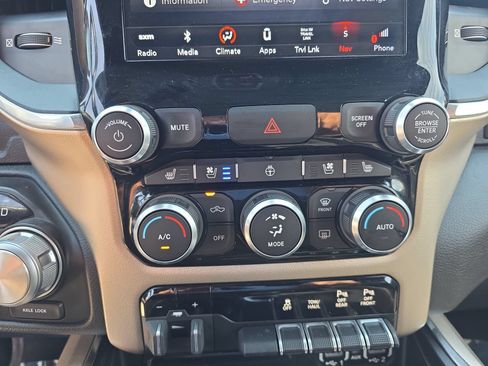 Used 2019 RAM 1500 Laramie AWD/4WD image 23