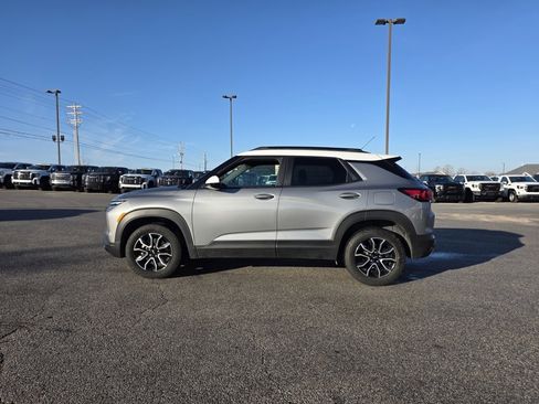 Used 2024 Chevrolet TrailBlazer ACTIV w/ Driver Confidence Package image 4