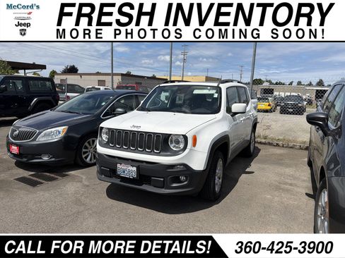 Used 2018 Jeep Renegade Latitude w/ Advanced Technology Group AWD/4WD image 4
