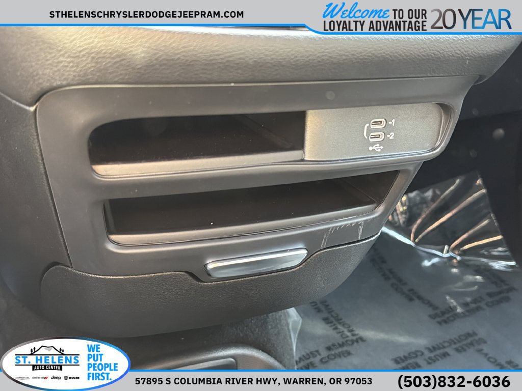 New 2027 Chrysler Pacifica Select FWD image 25