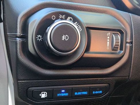 Used 2024 Jeep Wrangler High Altitude AWD/4WD image 17