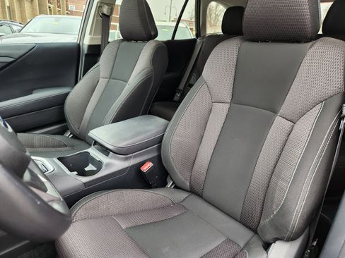 Used 2023 Subaru Outback Premium image 7