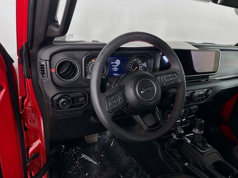 Certified 2024 Jeep Wrangler Rubicon image 35