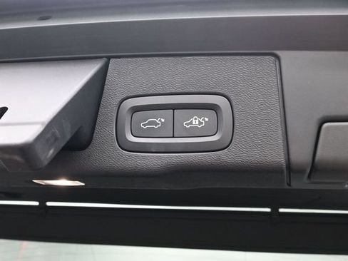 Used 2023 Volvo XC60 B5 Plus AWD/4WD image 30