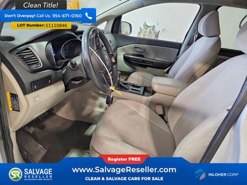 Used 2019 Kia Sedona LX FWD image 9