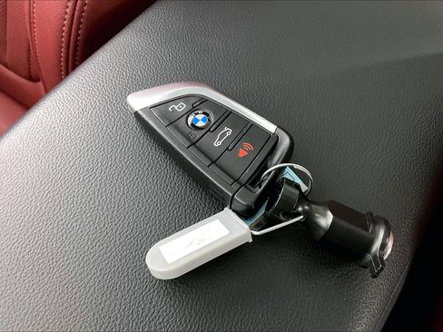 Certified 2024 BMW X3 xDrive30i w/ Premium Package image 29