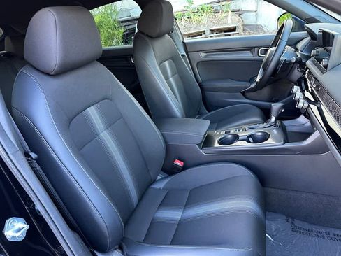 Used 2023 Honda Civic Sport image 14