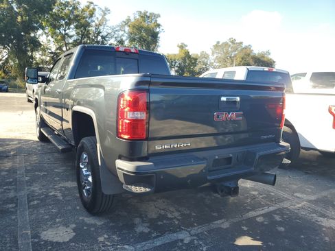 Used 2018 GMC Sierra 3500 Denali w/ Duramax Plus Package image 4