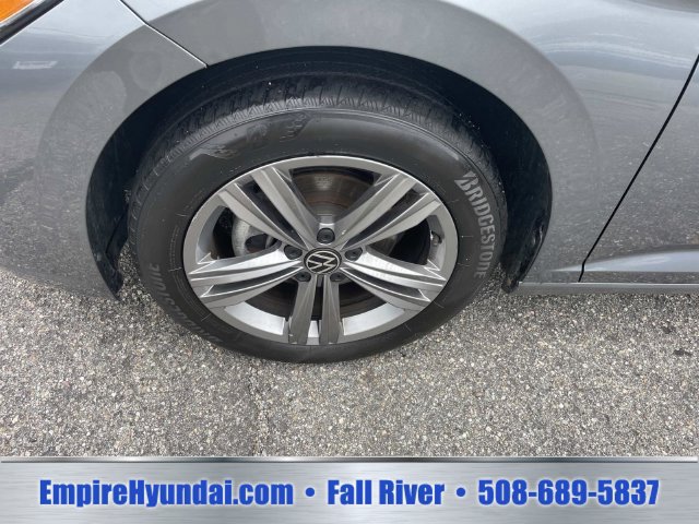 Used 2024 Volkswagen Jetta SE FWD image 12