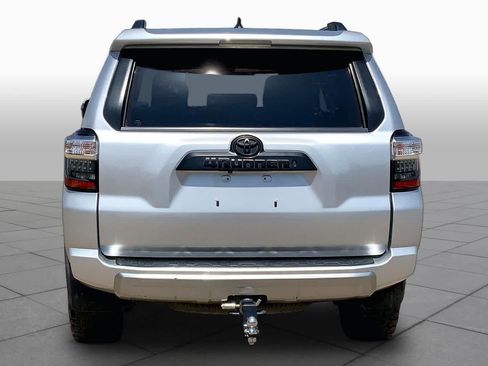 Used 2018 Toyota 4Runner TRD Off-Road Premium AWD/4WD image 5