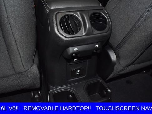 Used 2023 Jeep Wrangler Unlimited Sahara AWD/4WD image 17