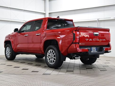 Used 2025 Toyota Tacoma Limited AWD/4WD image 5