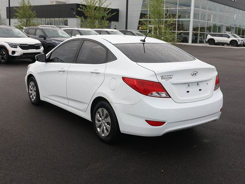 Used 2015 Hyundai Accent GLS FWD image 4