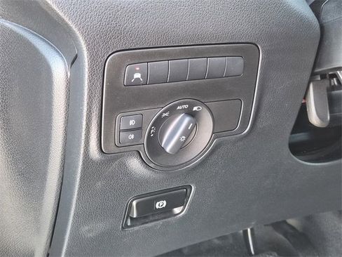 Used 2023 Mercedes-Benz Metris Passenger image 22
