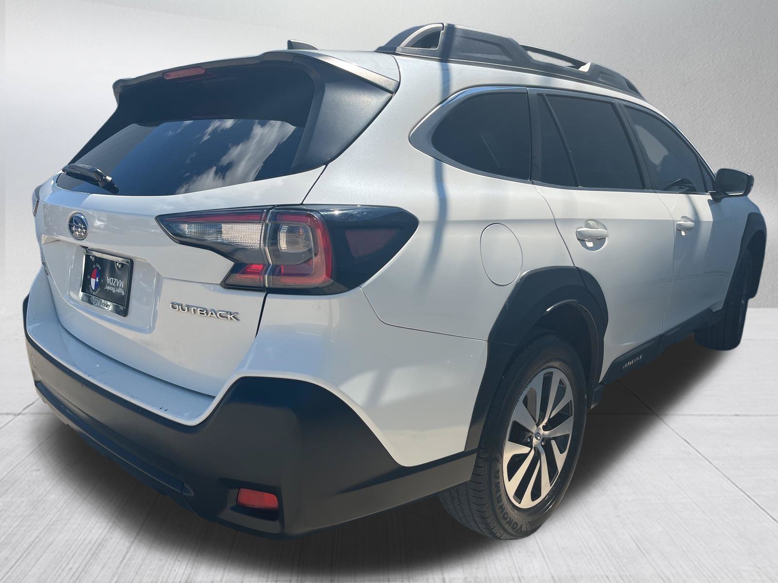 Used 2023 Subaru Outback Premium AWD/4WD image 9