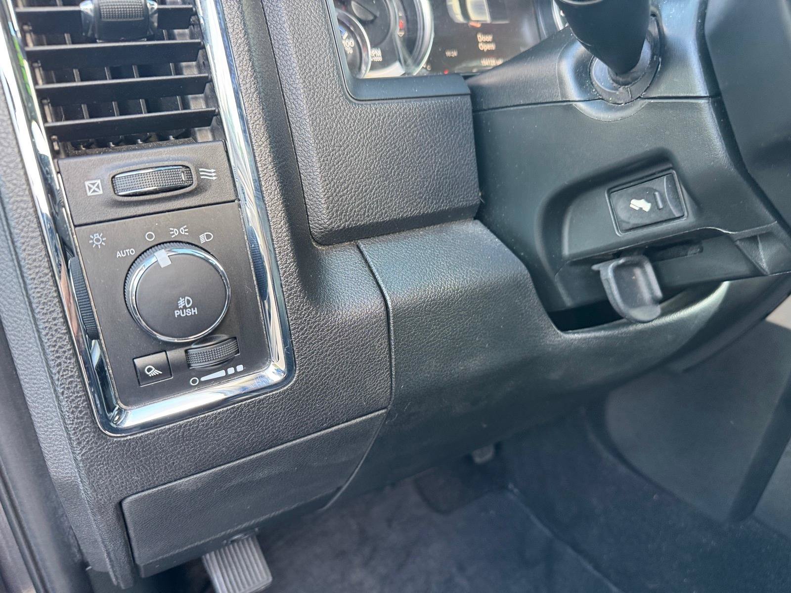 Used 2017 RAM 1500 Laramie w/ Convenience Group AWD/4WD image 14