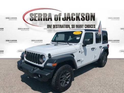 Used 2024 Jeep Wrangler Unlimited Sport AWD/4WD image 5