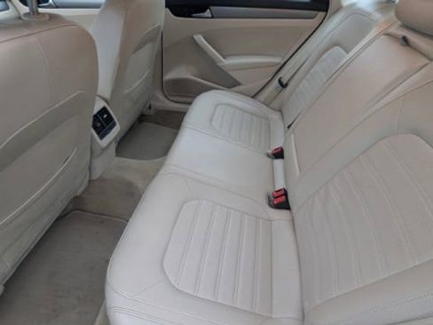 Used 2015 Volkswagen Passat 1.8T SE image 20