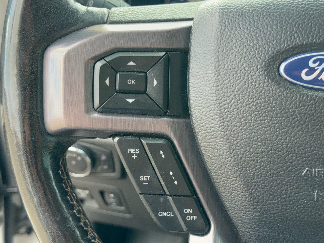 Used 2018 Ford Expedition Max Platinum RWD image 18
