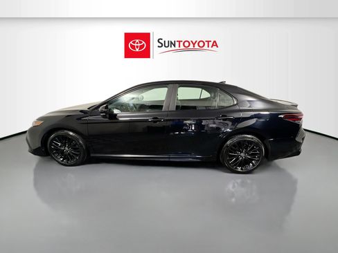 Used 2022 Toyota Camry SE w/ Convenience Package image 2