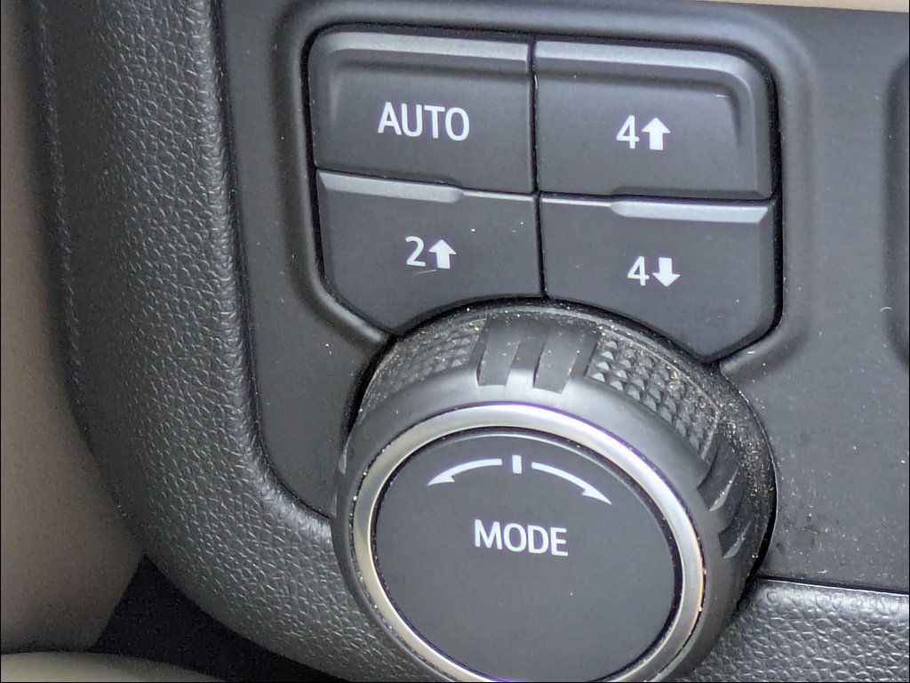 Certified 2024 Chevrolet Tahoe Premier w/ Advanced Technology Package AWD/4WD image 29