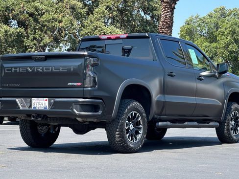 Used 2025 Chevrolet Silverado 1500 ZR2 w/ Technology Package AWD/4WD image 3