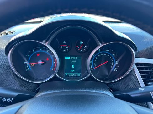 Used 2014 Chevrolet Cruze LT image 17