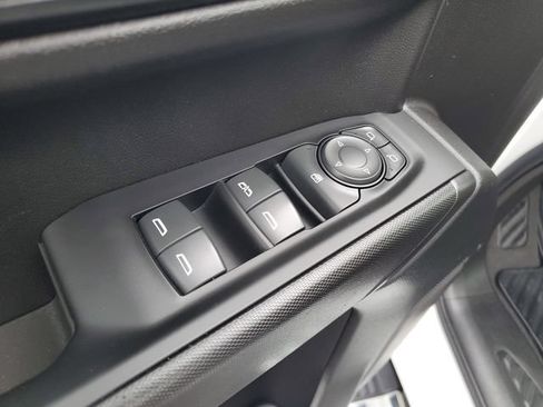 Used 2022 Chevrolet Silverado 1500 Custom w/ Safety Confidence Package AWD/4WD image 21