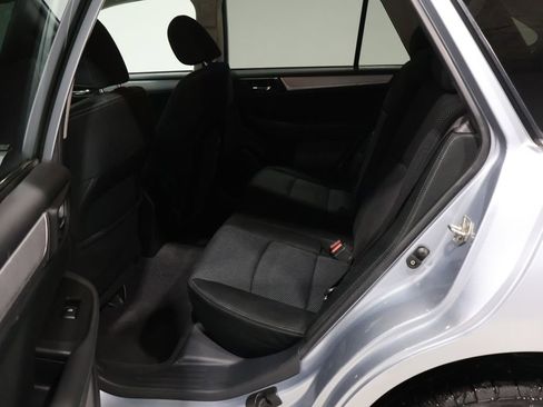Used 2017 Subaru Outback 2.5i Premium image 18