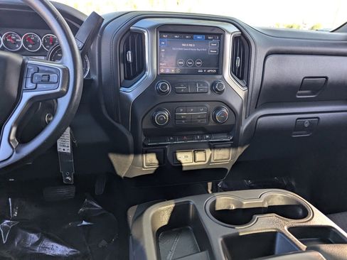 Used 2020 Chevrolet Silverado 1500 LT image 17