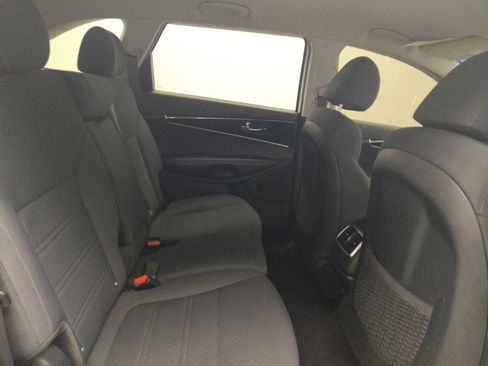 Used 2020 Kia Sorento AWD V6 image 19