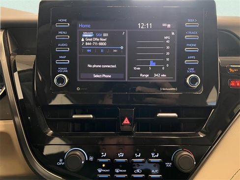 Used 2021 Toyota Camry LE image 17