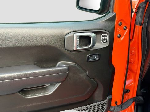 Used 2023 Jeep Gladiator Willys image 18