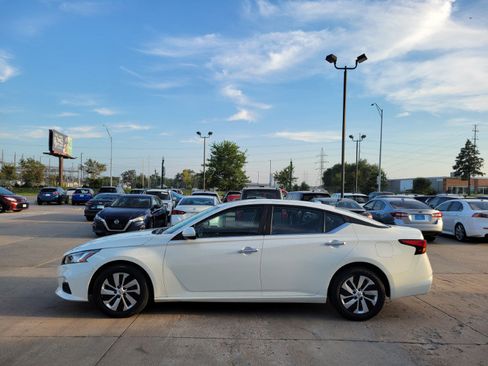 Used 2020 Nissan Altima 2.5 S FWD image 4