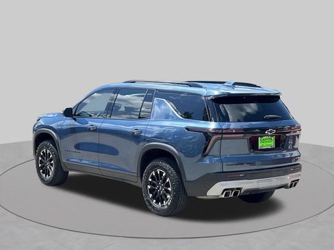 Used 2025 Chevrolet Traverse Z71 AWD/4WD image 3