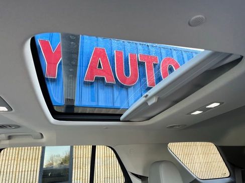 Used 2020 Chevrolet Traverse Premier image 18