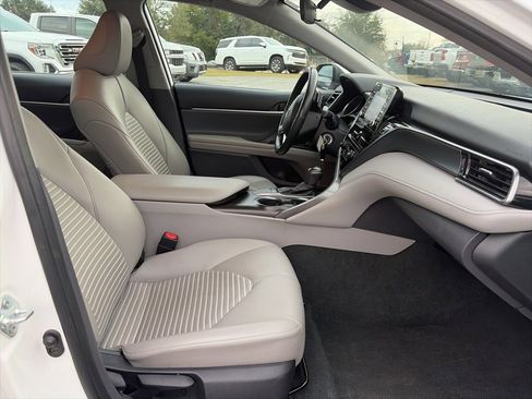 Used 2023 Toyota Camry SE image 8